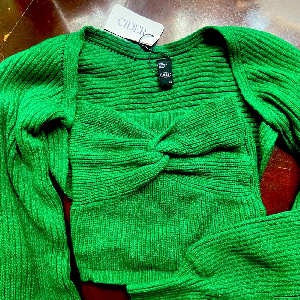 Cider NWT Two-piece rib knit long sleeve crop top XS